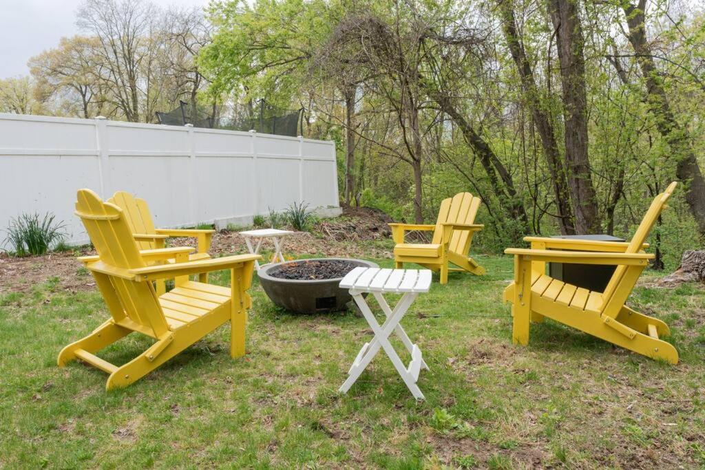 Campfire Cottage Fireplace, Fire Pit & No Chores! 킹스턴 외부 사진